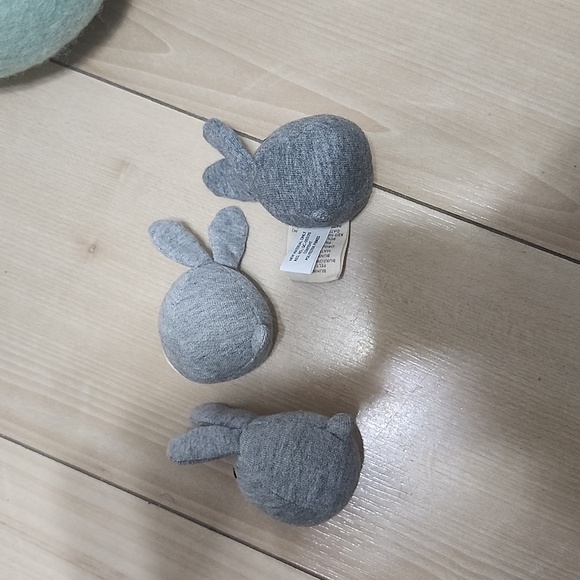 Lovevery bunnies in felt burrow qty 1 - Picture 5 of 6